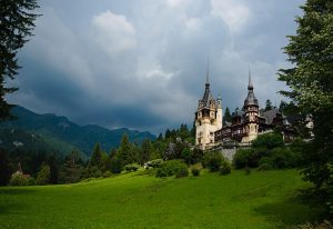 Peles_Castle,_Sinaia_(Romania)